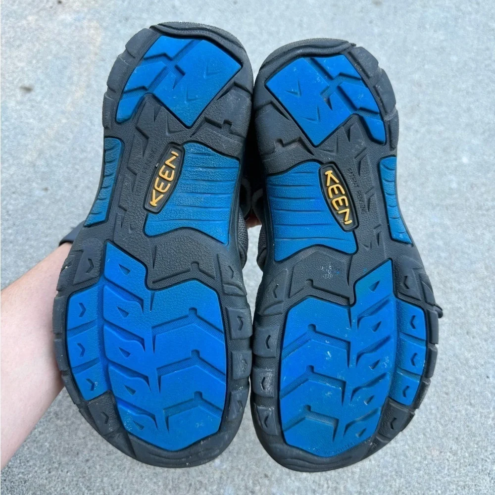 Keen Closed Toe Waterproof Sandals Adjustable Gray Size 6